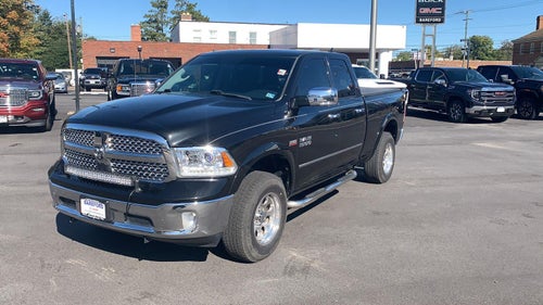 2017 RAM 1500 Laramie Quad Cab 4x4 6'4" Box