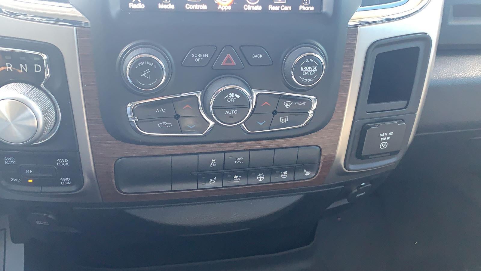 2017 RAM 1500 Laramie Quad Cab 4x4 6'4" Box