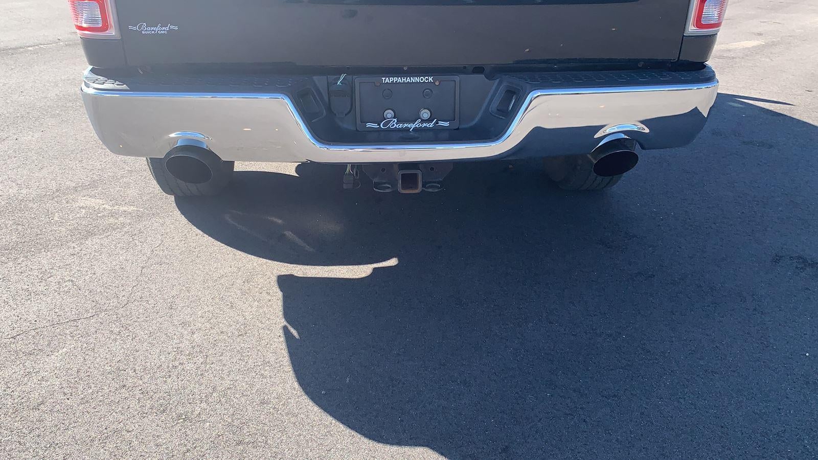 2017 RAM 1500 Laramie Quad Cab 4x4 6'4" Box