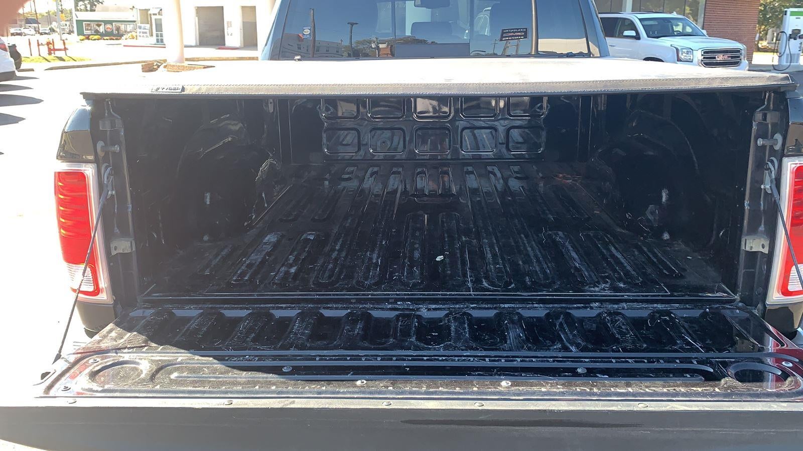 2017 RAM 1500 Laramie Quad Cab 4x4 6'4" Box