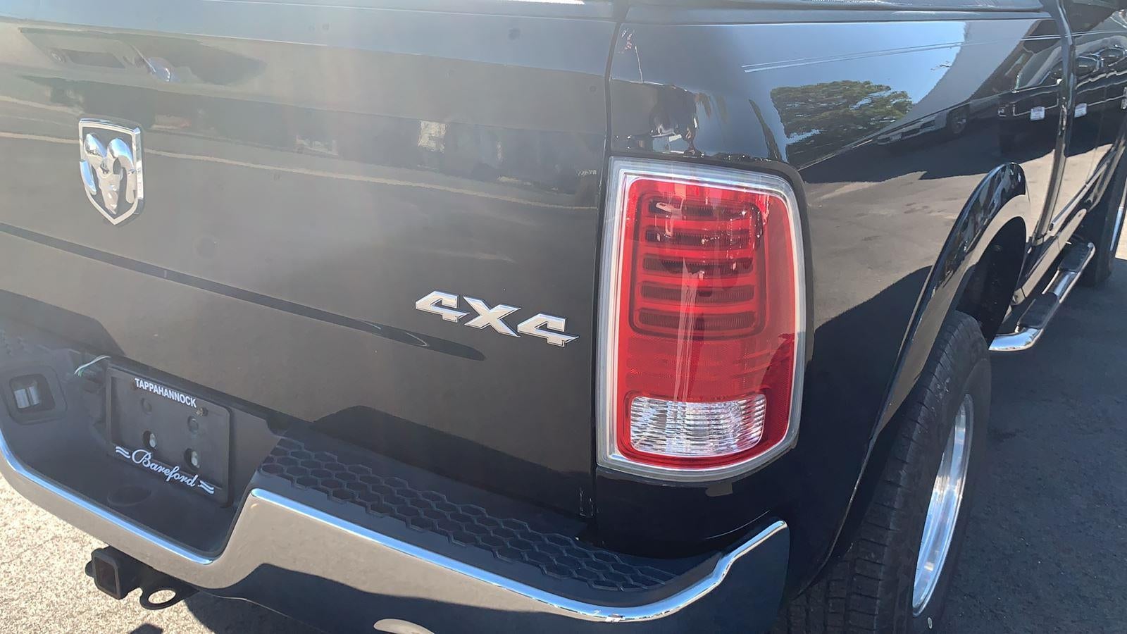 2017 RAM 1500 Laramie Quad Cab 4x4 6'4" Box