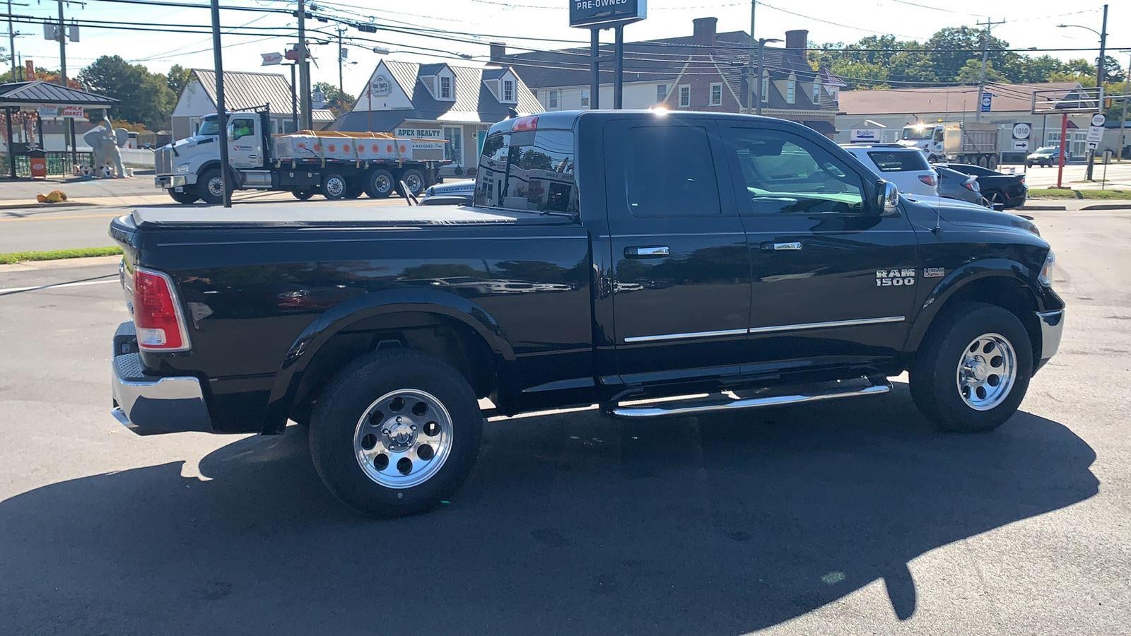 2017 RAM 1500 Laramie Quad Cab 4x4 6'4" Box