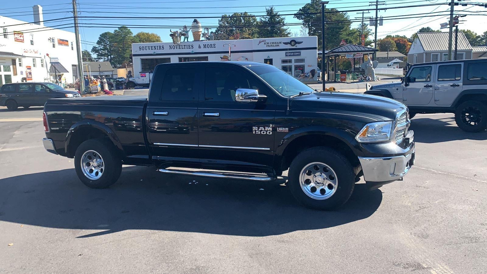 2017 RAM 1500 Laramie Quad Cab 4x4 6'4" Box