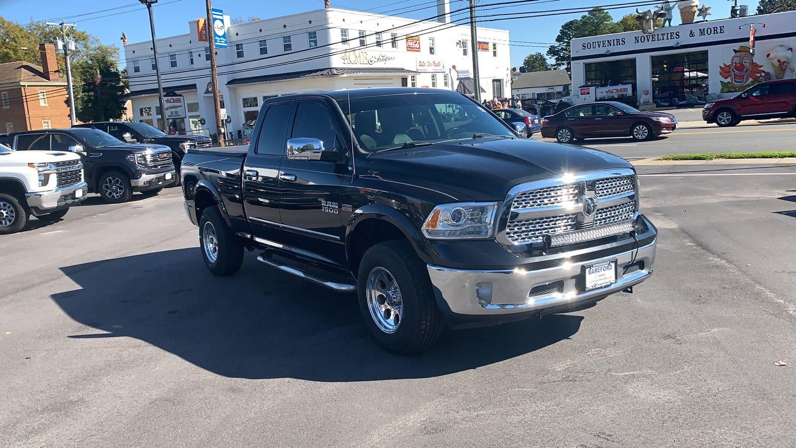 2017 RAM 1500 Laramie Quad Cab 4x4 6'4" Box