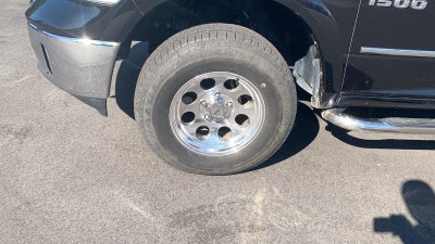 2017 RAM 1500 Laramie Quad Cab 4x4 6'4" Box