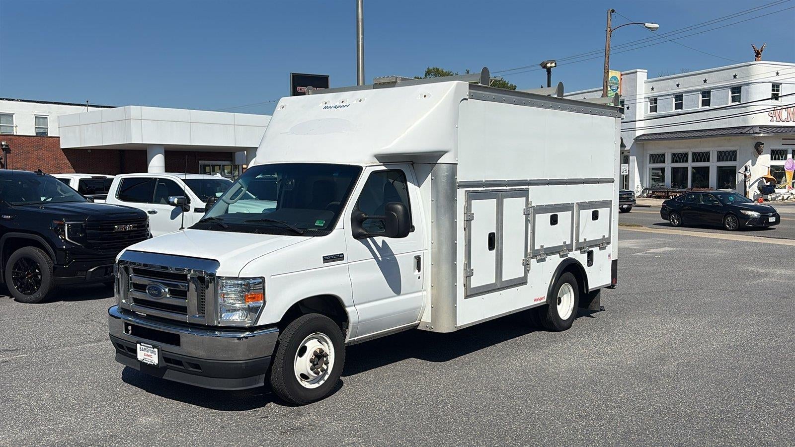 2024 Ford E-Series Cutaway E-350 SRW 138" WB