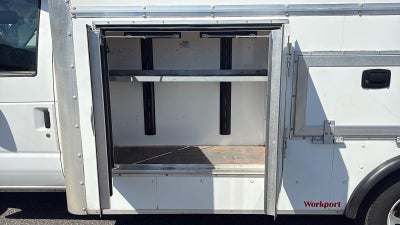 2024 Ford E-Series Cutaway E-350 SRW 138" WB
