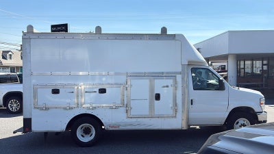 2024 Ford E-Series Cutaway E-350 SRW 138" WB