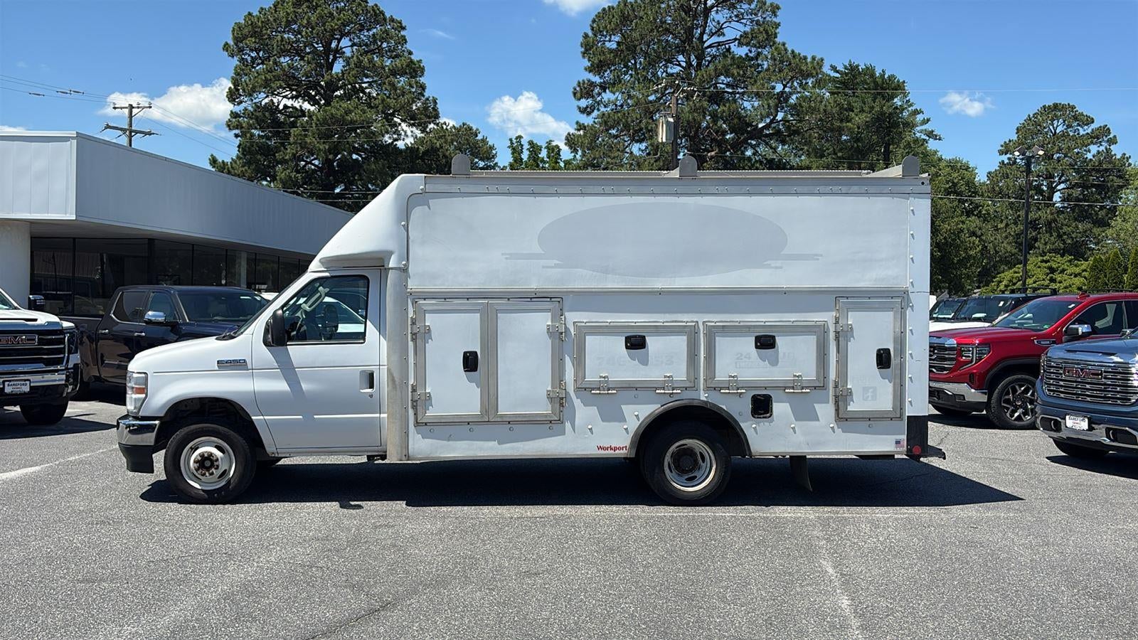 2021 Ford E-Series Cutaway Base