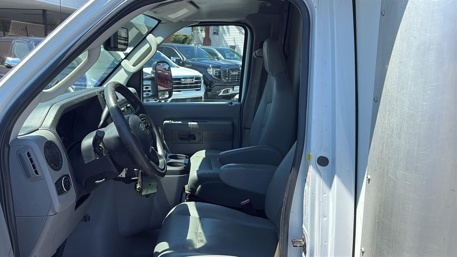2021 Ford E-Series Cutaway Base