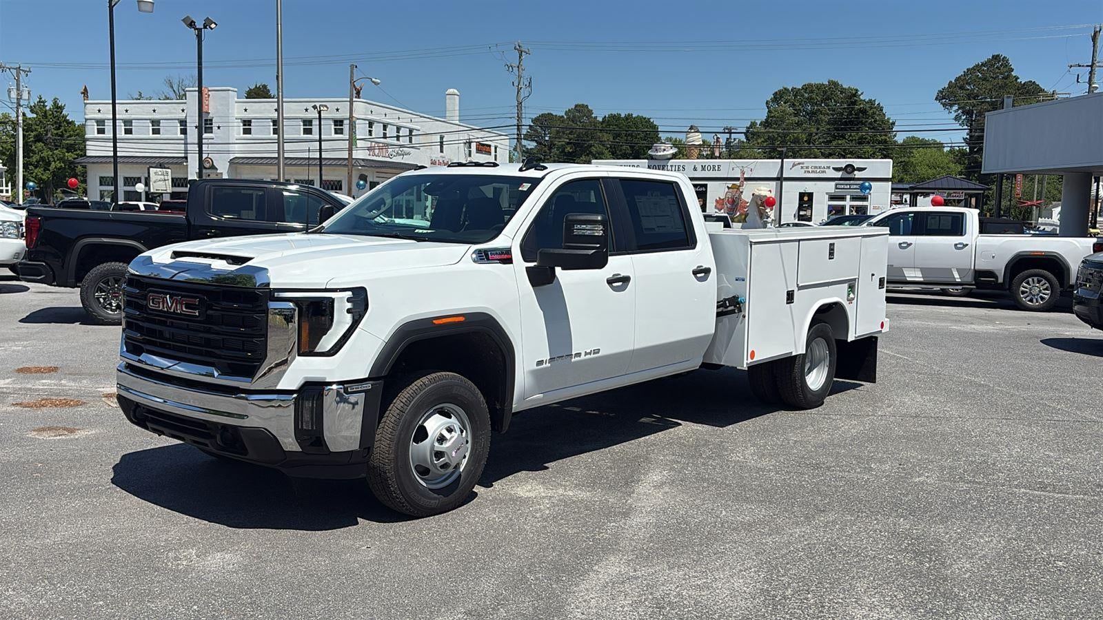 2026 GMC Sierra 3500 HD Chassis Cab Pro
