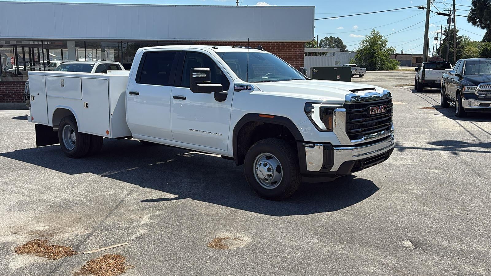 2026 GMC Sierra 3500 HD Chassis Cab Pro