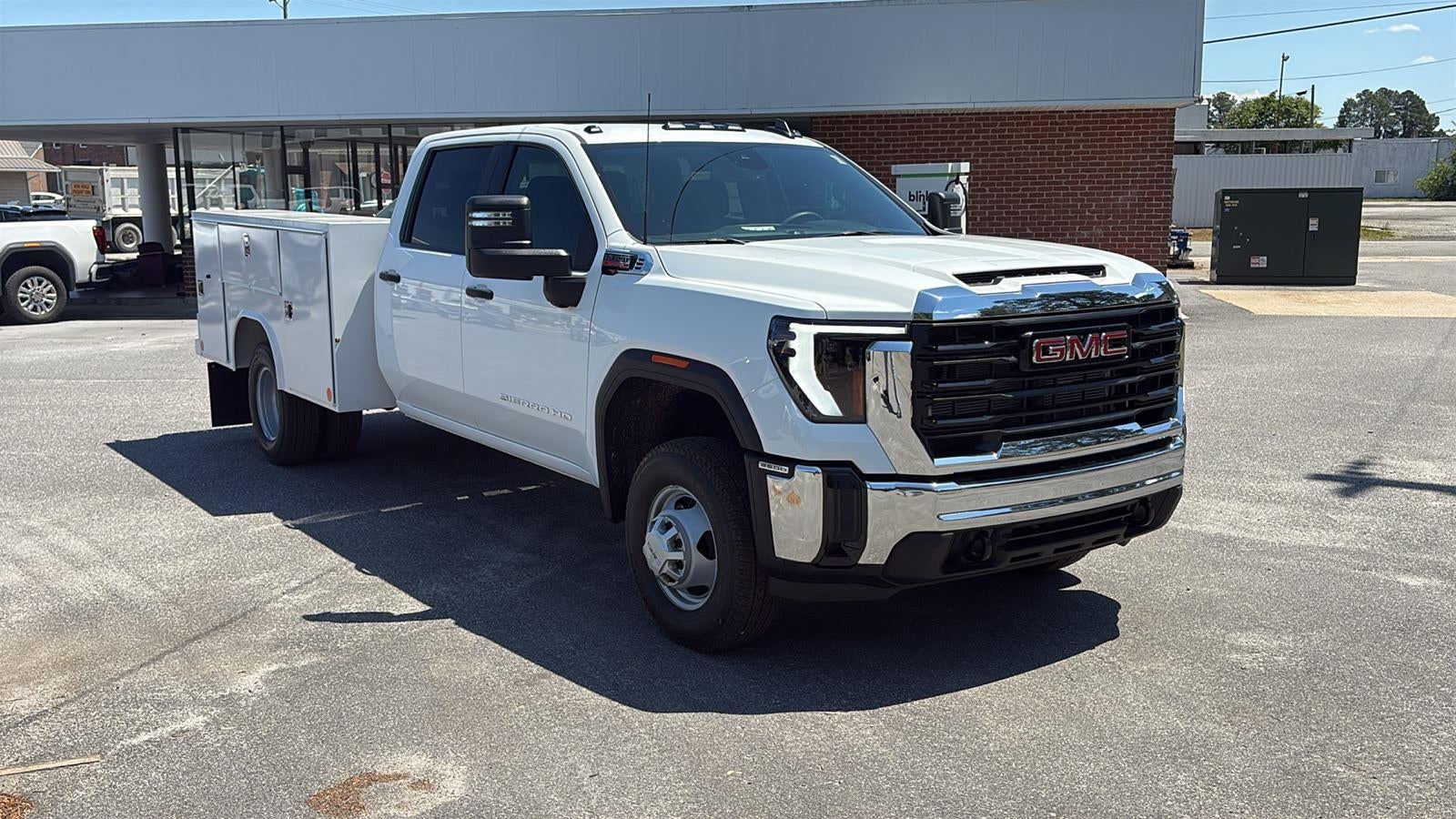 2026 GMC Sierra 3500 HD Chassis Cab Pro