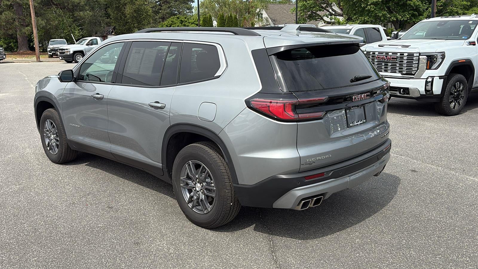 2025 GMC Acadia Elevation