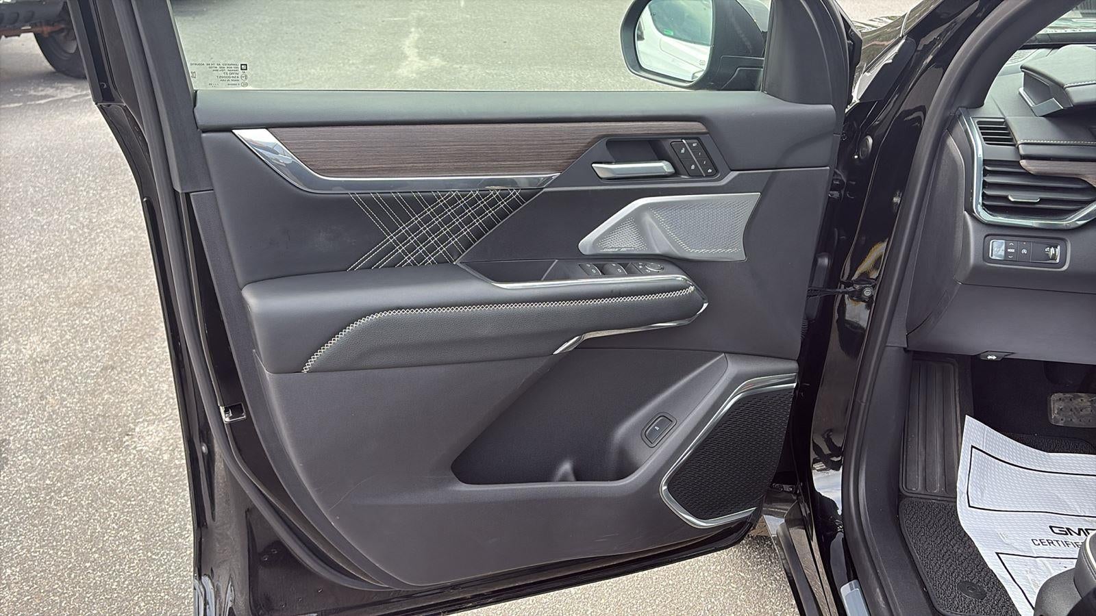 2025 GMC Acadia Denali