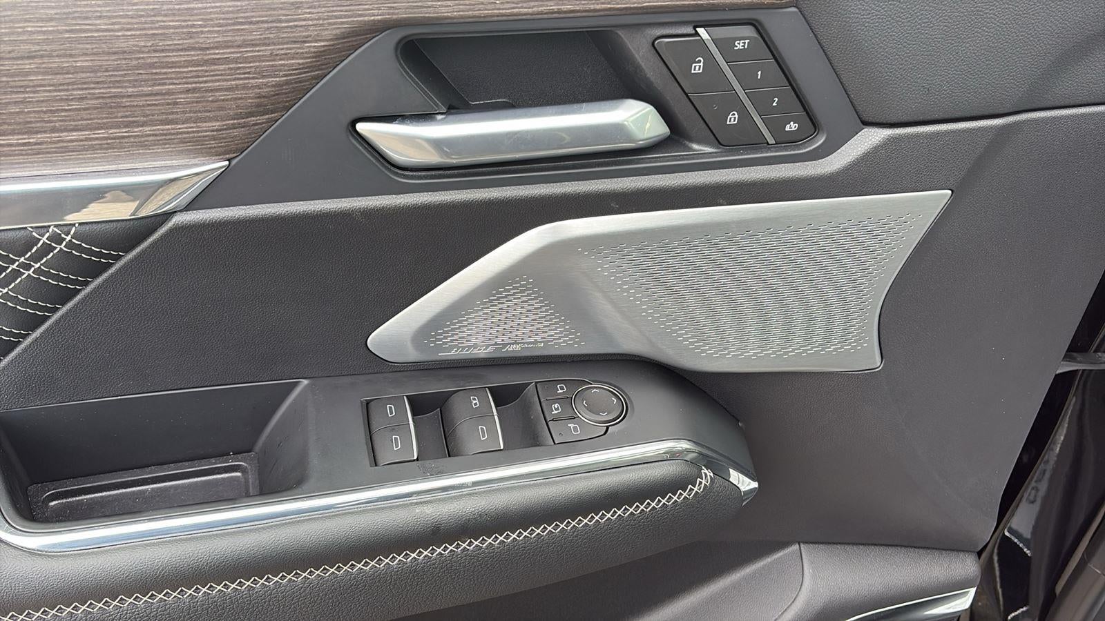 2025 GMC Acadia Denali