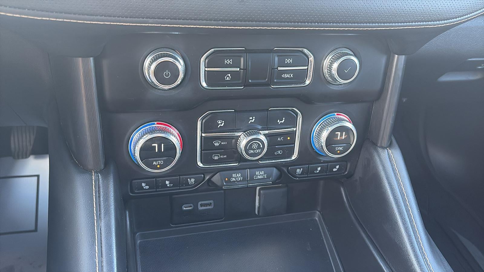 2023 GMC Yukon XL AT4