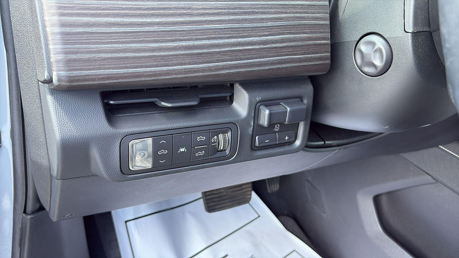 2024 GMC Sierra EV Denali Edition 1