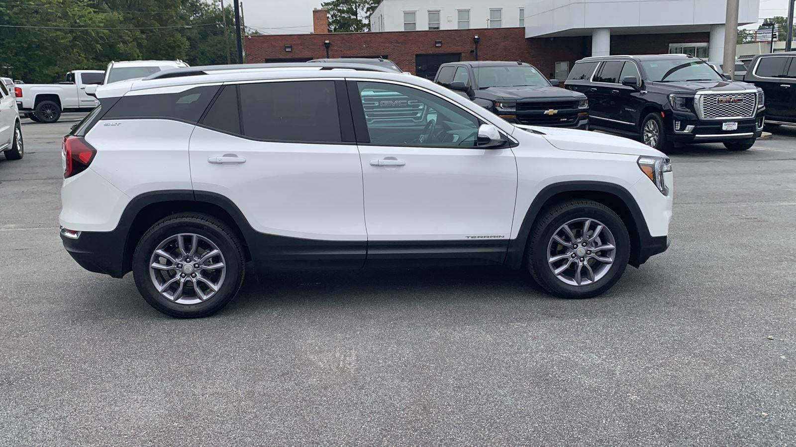 2023 GMC Terrain SLT